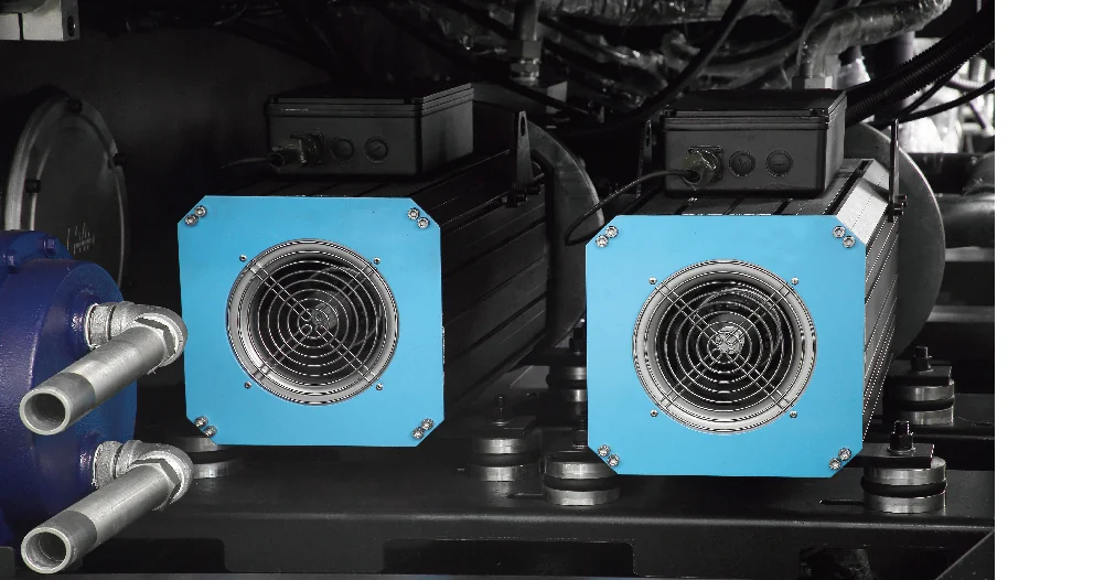 Dual servo drive detail shown in the HMD M8SII paint bucket catalog