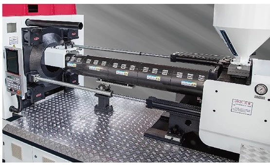 Balanced injection unit on a HWAMDA PET preform machine