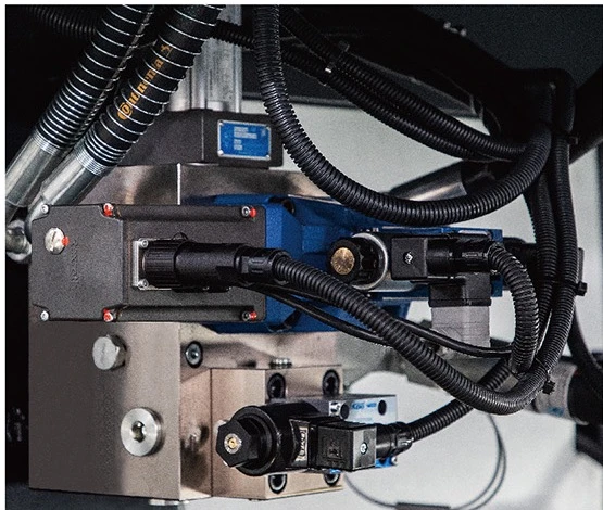 Closed-loop quantitative lubrication system on a HWAMDA PET machine