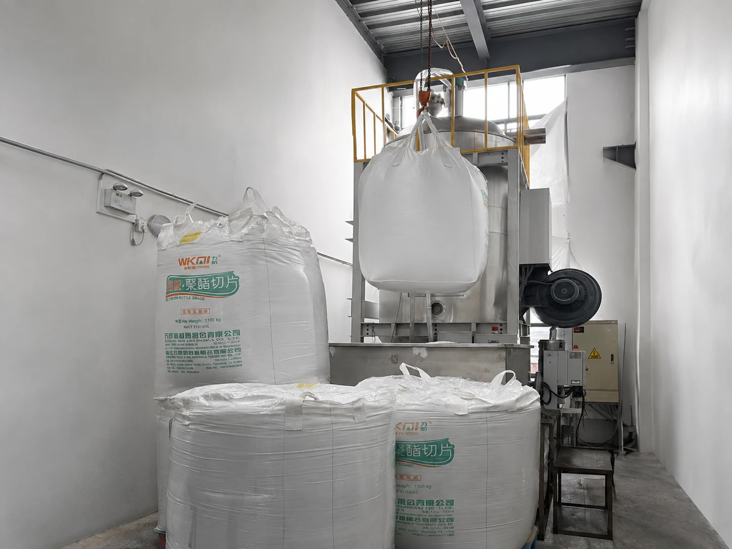 Bottle-grade PET resin bulk bags feeding the material preparation system
